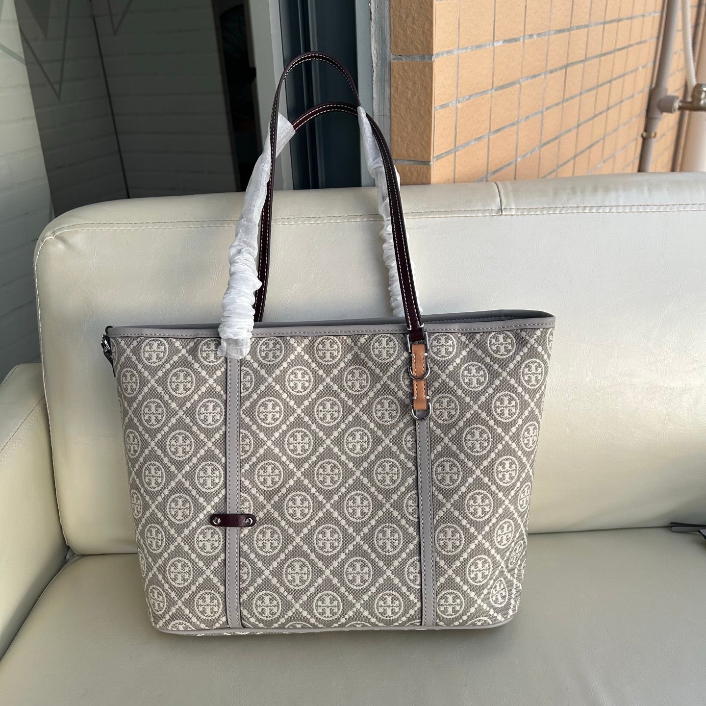 Authentic Tor* Bur*h TB Monogram Zip Tote Bag