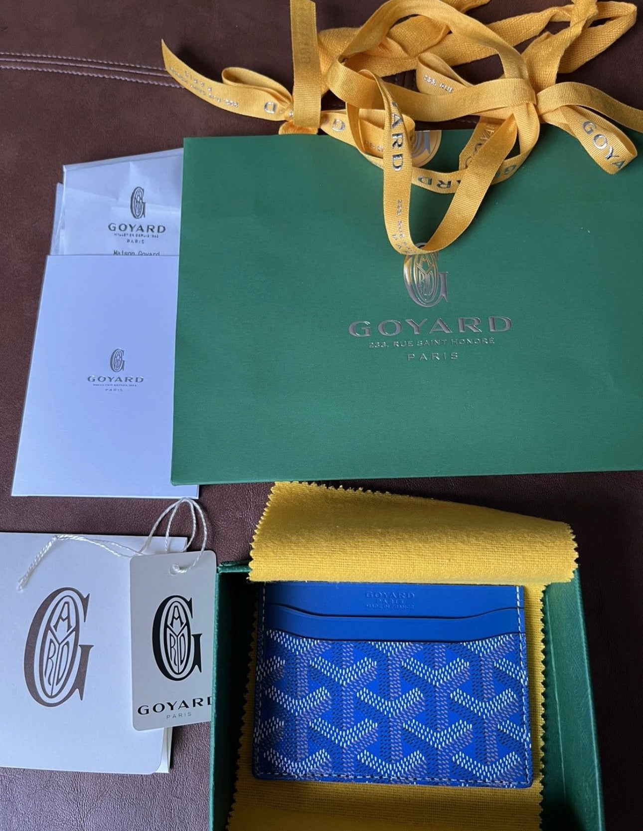 Card holder with Tappable NFC