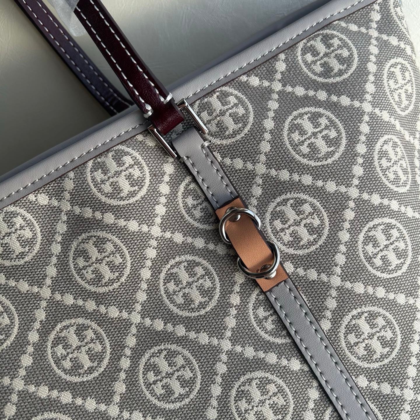 Authentic Tor* Bur*h TB Monogram Zip Tote Bag