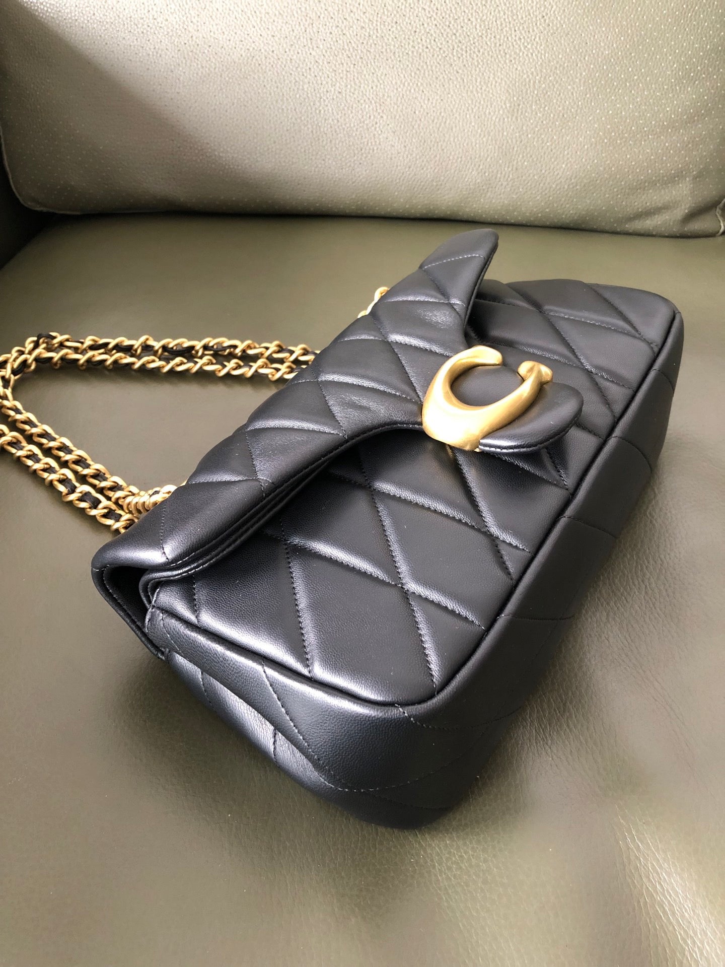 Authentic Co*ch
Tabb* Shoulder Bag 26 with Quilting