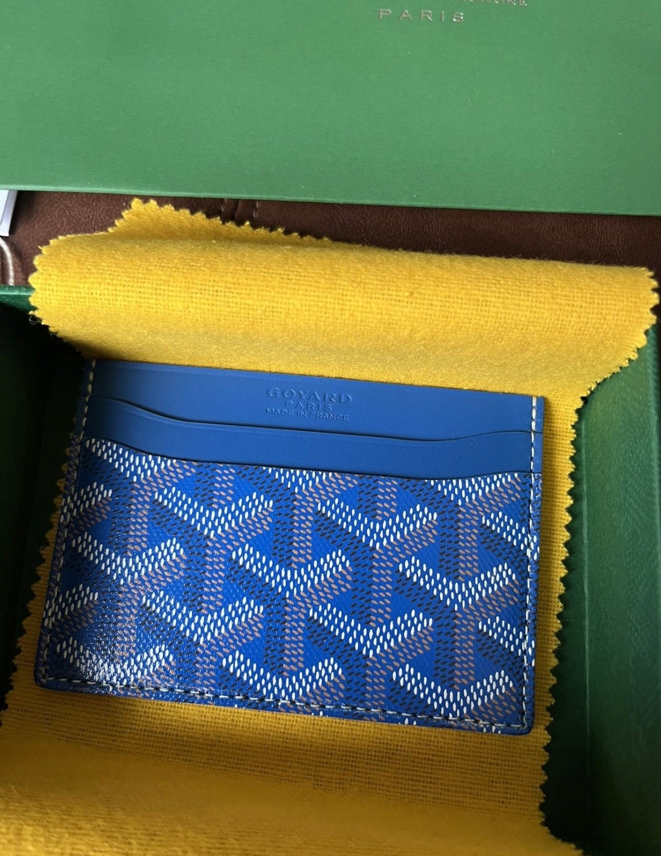 Card holder with Tappable NFC